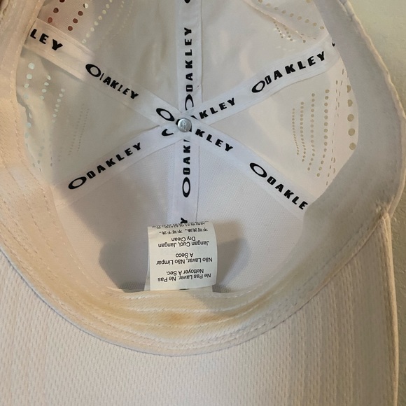 🧢Oakey White Snapback Hat - Picture 8 of 8